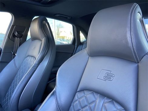 Used 2023 Audi S4 Premium Plus w/ Premium Plus Package image 28