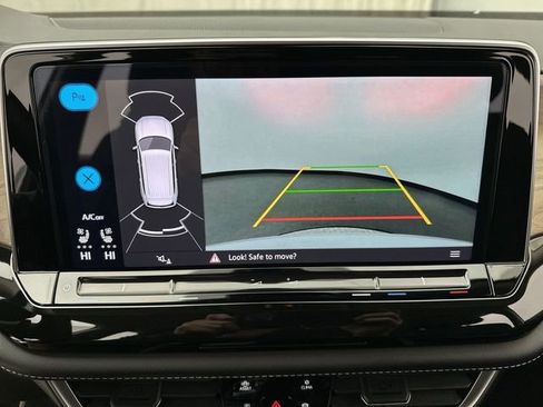 Certified 2025 Volkswagen Atlas SE image 19