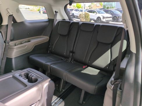 New 2026 Kia Carnival FWD image 35