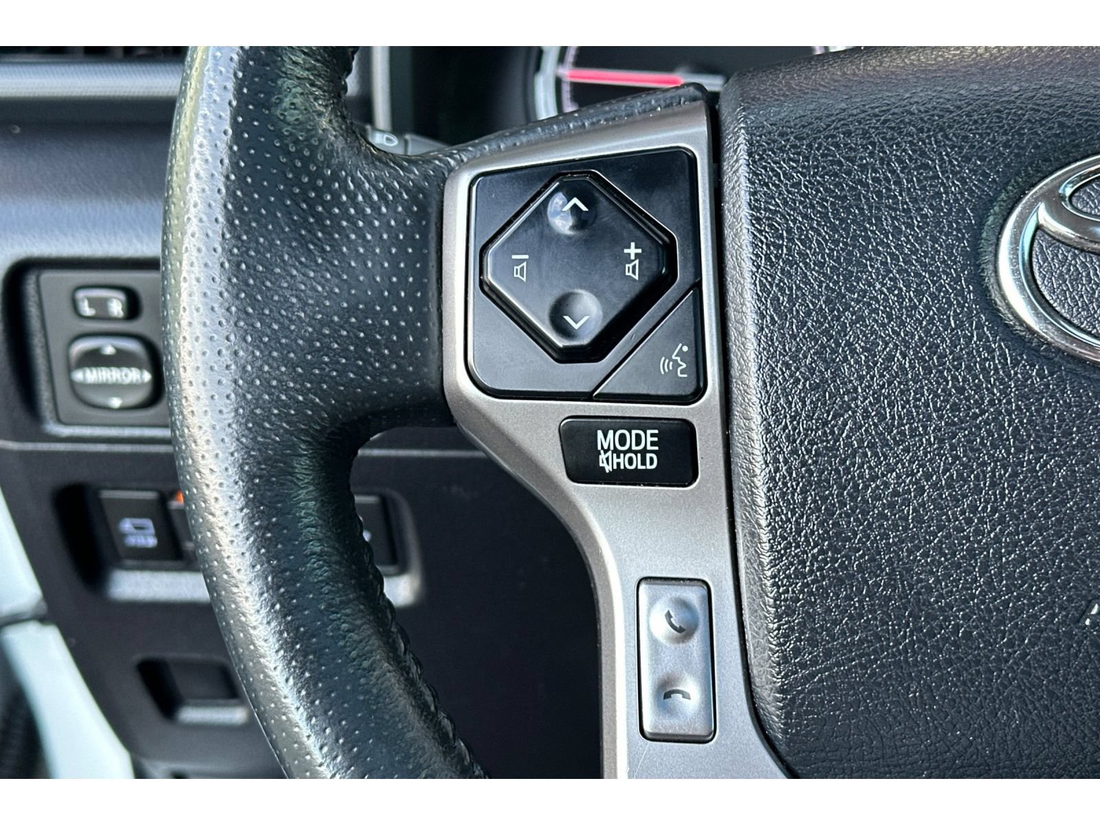 Used 2023 Toyota 4Runner Limited AWD/4WD image 28