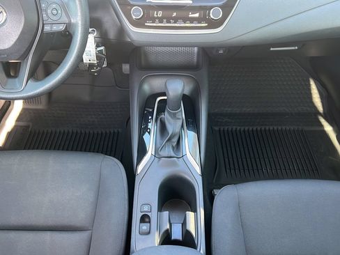 Used 2025 Toyota Corolla LE FWD image 17