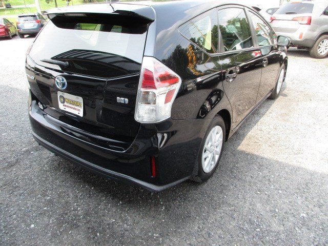 Used 2015 Toyota Prius V Four FWD image 9