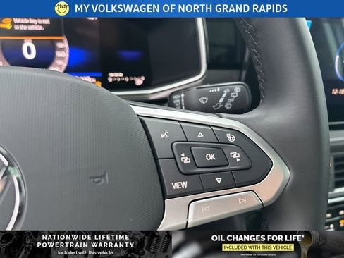 New 2026 Volkswagen Taos SE image 20