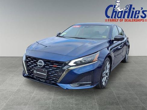 Certified 2024 Nissan Altima 2.0 SR FWD image 1
