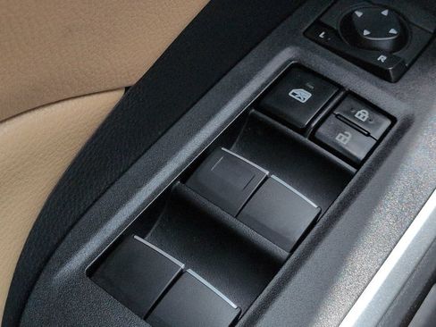 Used 2019 Toyota RAV4 XLE Premium FWD image 22