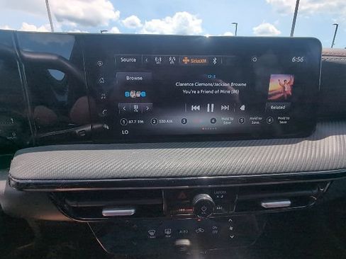 Used 2025 Nissan Kicks SR AWD/4WD image 15