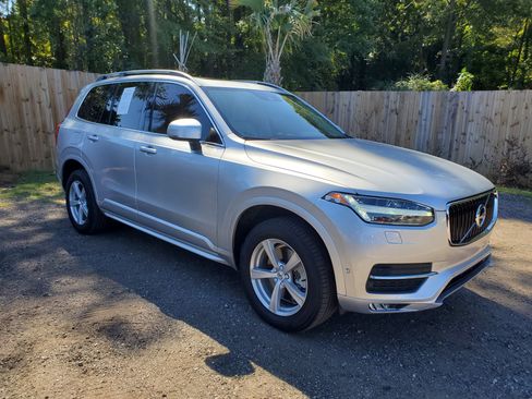 Used 2019 Volvo XC90 T5 Momentum w/ Advanced Package image 11