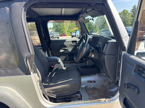 Used 2004 Jeep Wrangler Sport w/ Convenience Group AWD/4WD image 11
