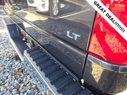 Used 2024 Chevrolet Silverado 1500 LT image 11