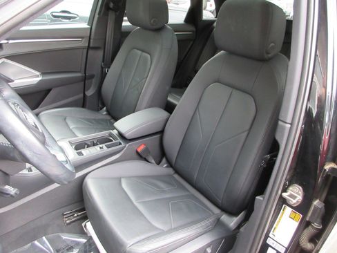 Used 2020 Audi Q3 2.0T Premium Plus image 32