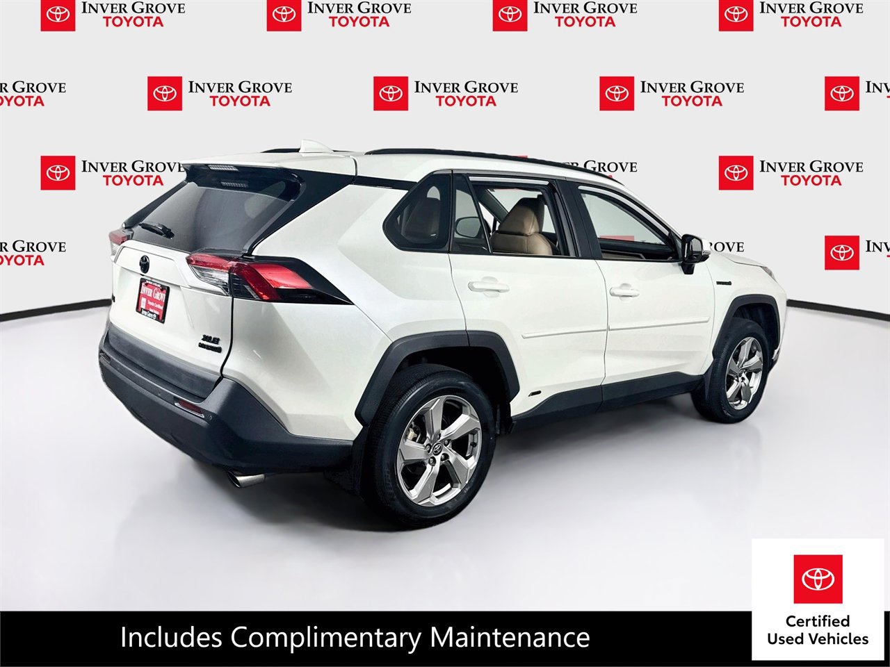 Certified 2021 Toyota RAV4 XLE Premium AWD/4WD image 5