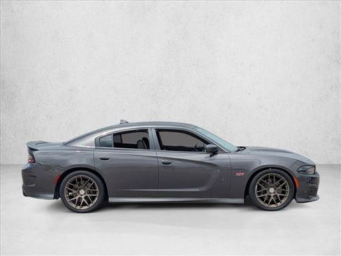 Used 2019 Dodge Charger Scat Pack w/ Plus Group RWD image 4