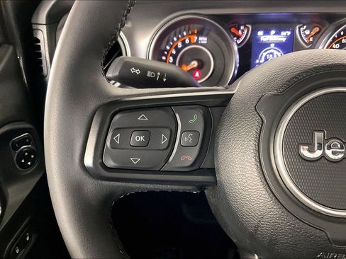 Used 2023 Jeep Gladiator Sport AWD/4WD image 23