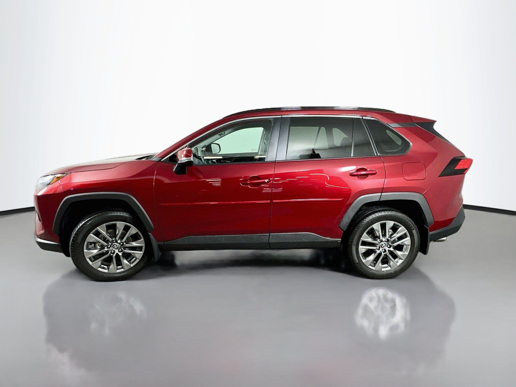 Used 2024 Toyota RAV4 XLE Premium w/ Weather Package AWD/4WD image 4