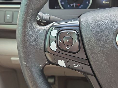 Used 2016 Toyota Camry LE image 28