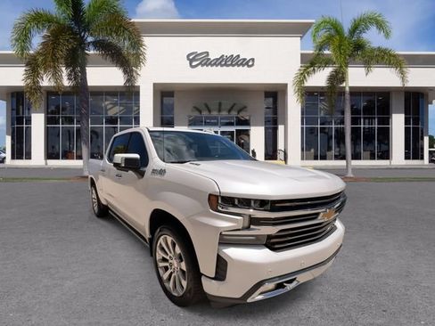 Used 2020 Chevrolet Silverado 1500 High Country w/ Technology Package RWD image 3