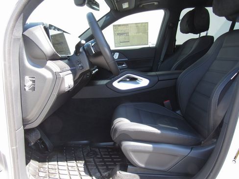 New 2025 Mercedes-Benz GLS 450 4MATIC image 9