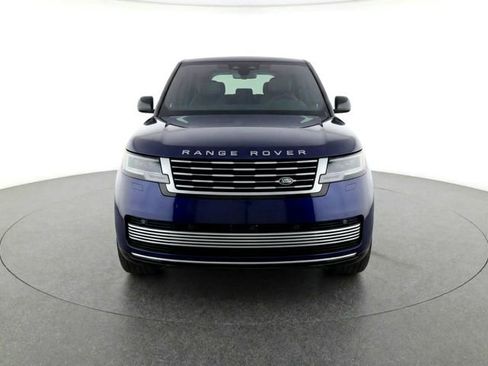 Certified 2025 Land Rover Range Rover SV AWD/4WD image 46