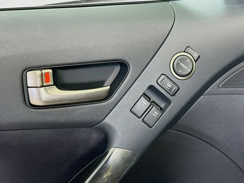Used 2013 Hyundai Genesis 2.0T image 15