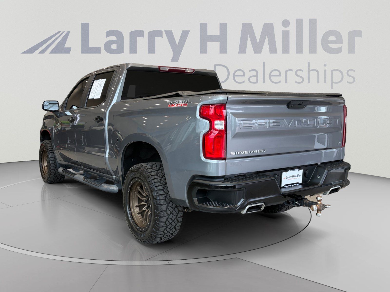 Used 2021 Chevrolet Silverado 1500 LT Trail Boss w/ Bed Protection Package AWD/4WD image 3