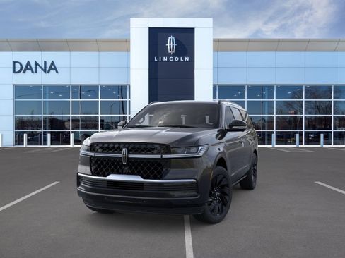 New 2026 Lincoln Navigator Reserve w/ Jet Appearance Package AWD/4WD image 2