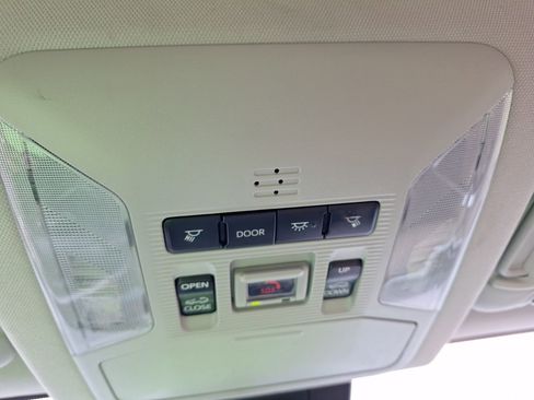 Used 2022 Toyota RAV4 XLE Premium image 28