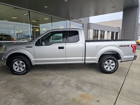 Used 2015 Ford F150 XLT image 2