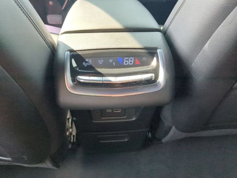 Certified 2024 Cadillac XT6 Luxury FWD image 20