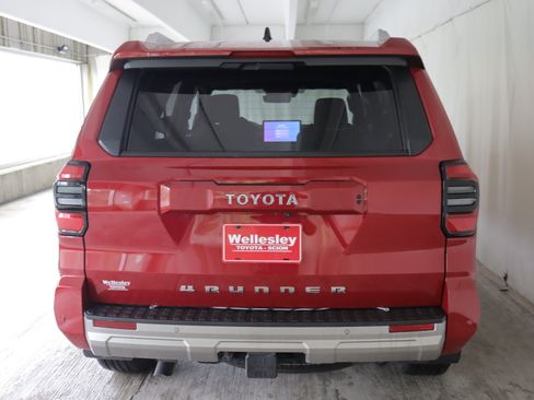 Used 2025 Toyota 4Runner Limited AWD/4WD image 27