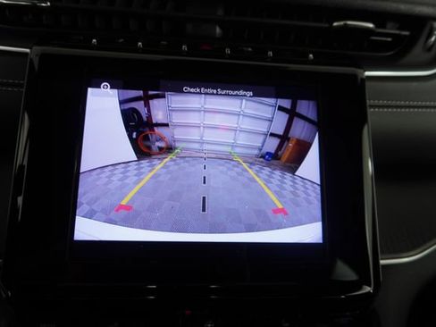 Used 2025 Jeep Grand Cherokee Altitude RWD image 28