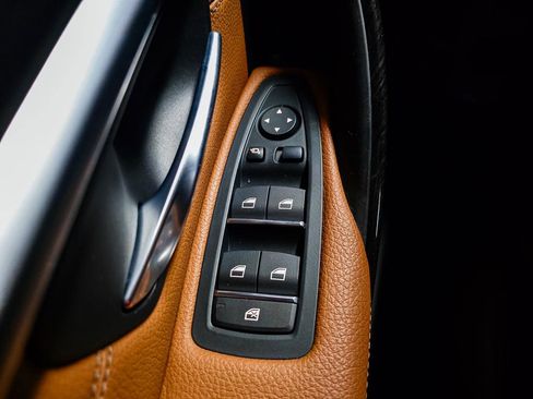 Used 2017 BMW 330i xDrive Sedan image 24