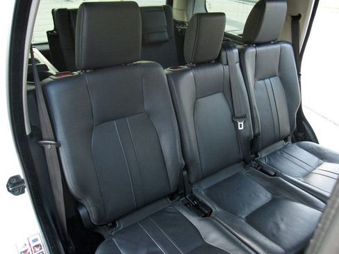 Used 2014 Land Rover LR4 HSE image 31