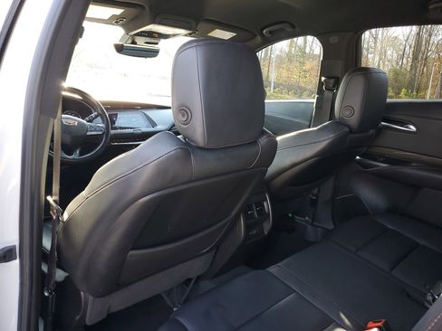 Used 2022 Cadillac XT4 Sport w/ Enhanced Visibility Package image 12