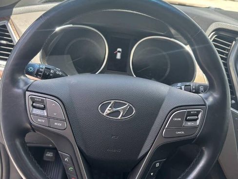 Used 2017 Hyundai Santa Fe FWD w/ ULTIMATE PACKAGE 07 w/ Cargo Package image 8