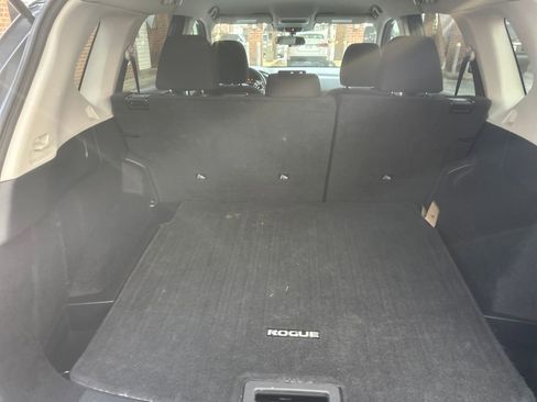 Used 2024 Nissan Rogue S image 18