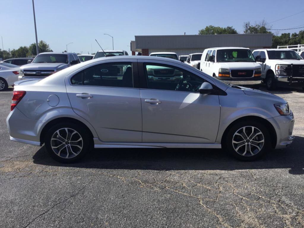 Used 2018 Chevrolet Sonic LT w/ RS Package FWD image 5