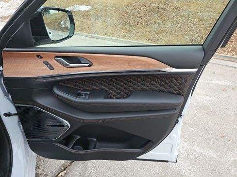 New 2026 Jeep Grand Cherokee L Summit w/ Advanced Protech Group IV AWD/4WD image 14