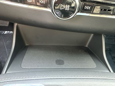 Used 2025 Volvo XC90 B6 Plus image 18