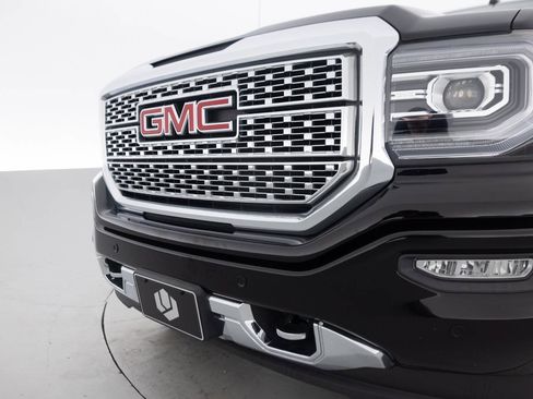 Used 2017 GMC Sierra 1500 Denali w/ Denali Ultimate Package AWD/4WD image 15