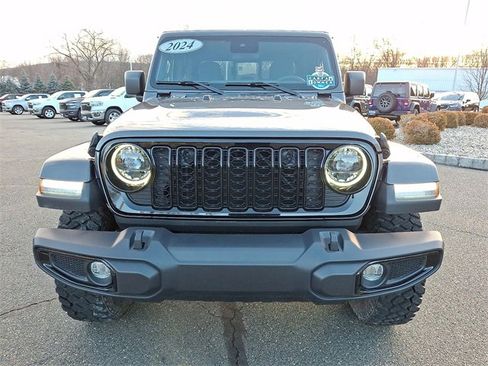 Used 2024 Jeep Gladiator Sport image 28