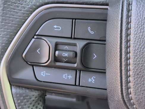 Used 2025 Toyota Sequoia SR5 AWD/4WD image 32