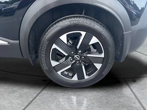 Used 2026 Nissan Kicks SV w/ SV Premium Package AWD/4WD image 24