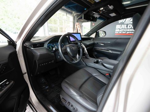 Used 2023 Toyota Venza Limited AWD/4WD image 8
