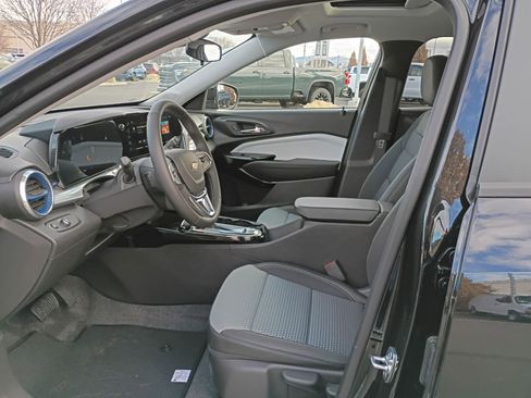 New 2026 Chevrolet Trax LT w/ Sunroof Package image 29