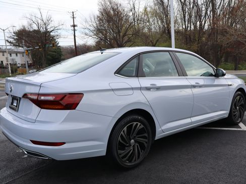 Used 2019 Volkswagen Jetta SEL Premium image 3