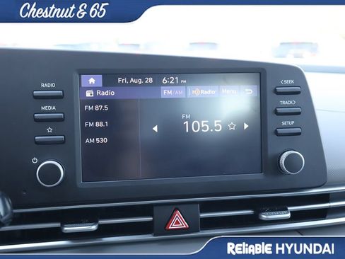 Certified 2024 Hyundai Elantra SE FWD image 31