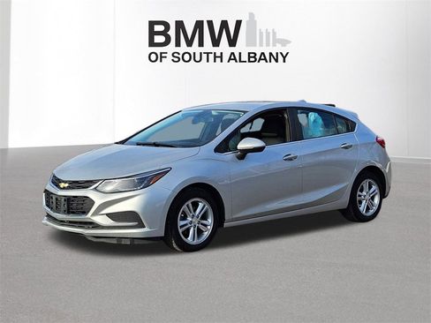 Used 2018 Chevrolet Cruze LT w/ Convenience Package image 6