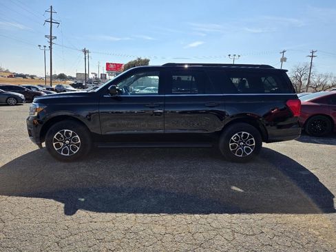 Used 2024 Ford Expedition Max XLT image 4