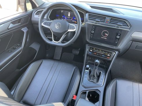 Certified 2023 Volkswagen Tiguan SE image 12