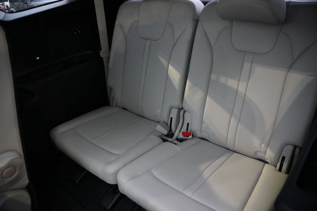 Used 2023 Kia Sorento SX AWD/4WD image 18